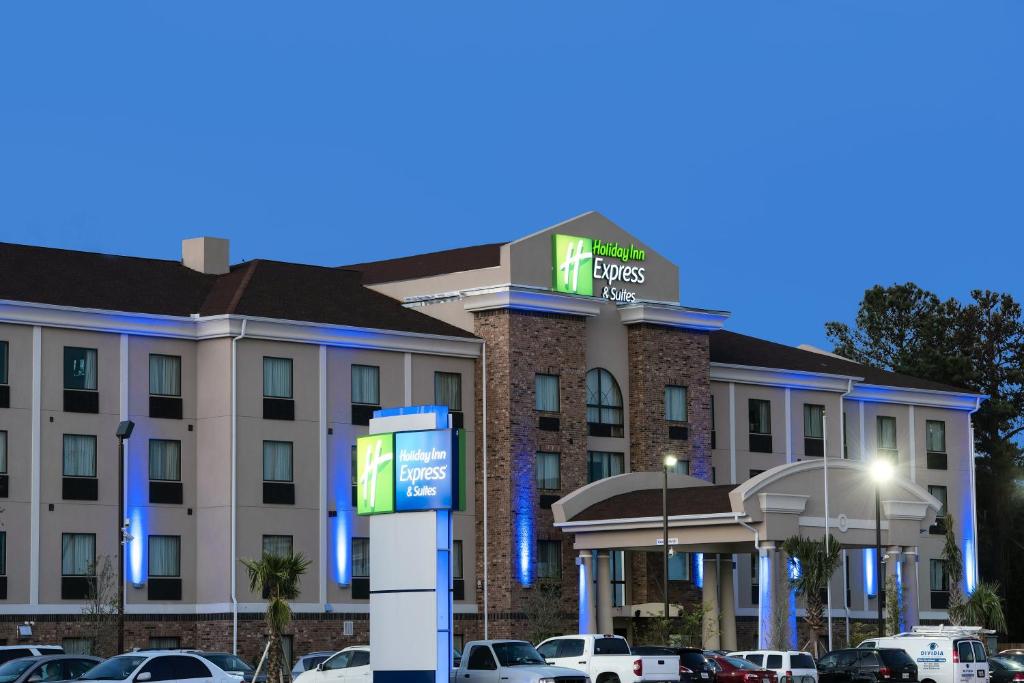 Holiday Inn Express and Suites Houston North - IAH Area an IHG Hotel Main image 1